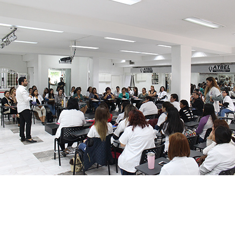 <p>Cursos de educaci&oacute;n</p>
<p>continua</p>